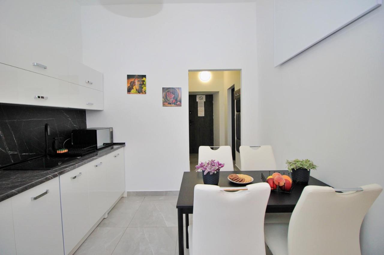 Apartment Lenart *